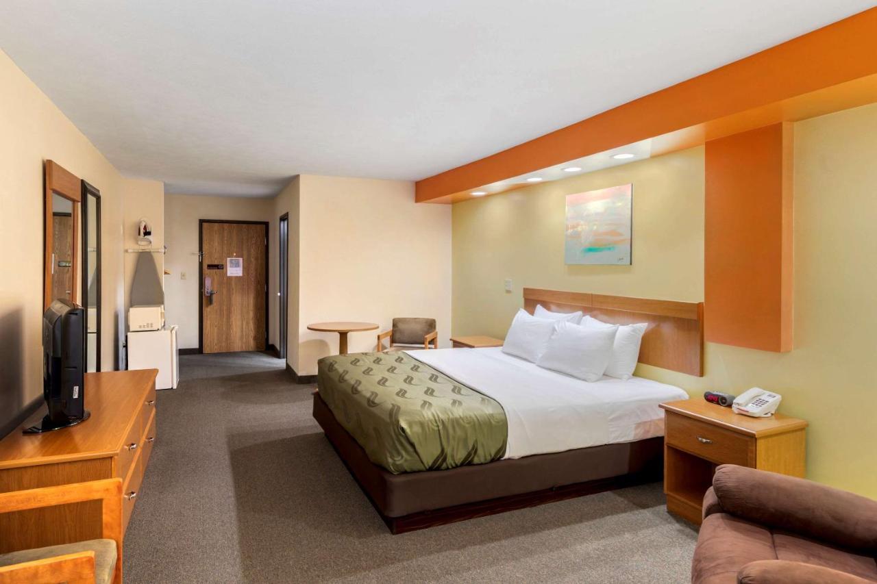 Quality Inn Hamilton Экстерьер фото