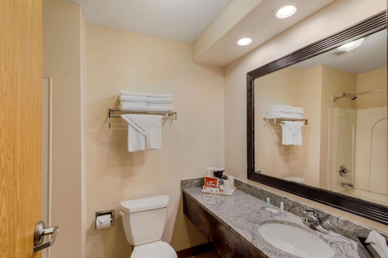 Quality Inn Hamilton Экстерьер фото