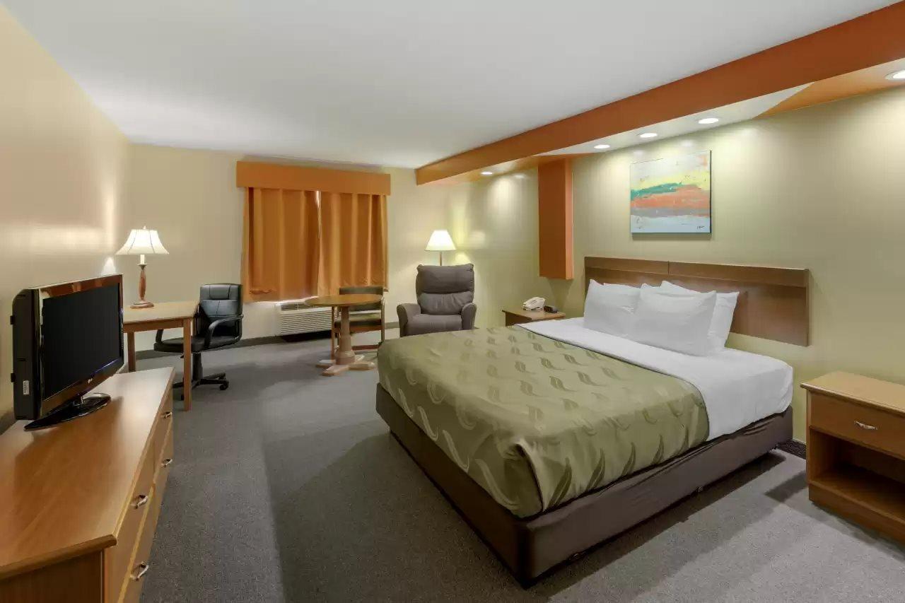 Quality Inn Hamilton Экстерьер фото