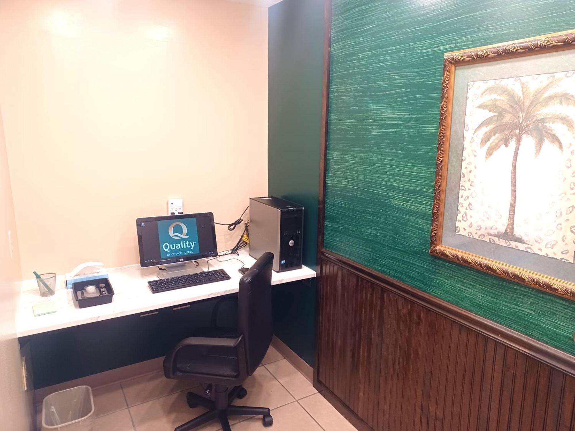 Quality Inn Hamilton Экстерьер фото